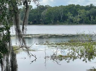 147 Depot Rd, Hawthorne, FL 32640