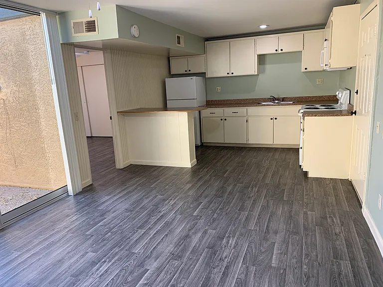 Greenwood Apartments — Photo 61