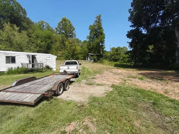 50 Wine Ln, West Union, WV 26456