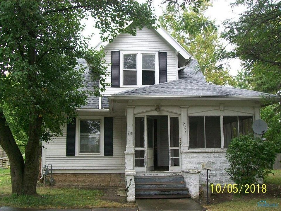 1st image of 222 W Oak St