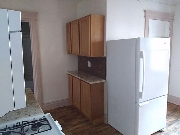 4th image of 118 Pleasantview Ave