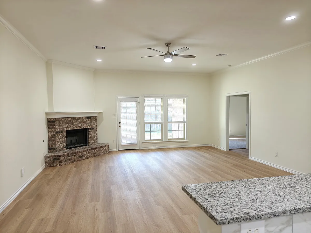 Building Photo - 807 Dove Run Trl
