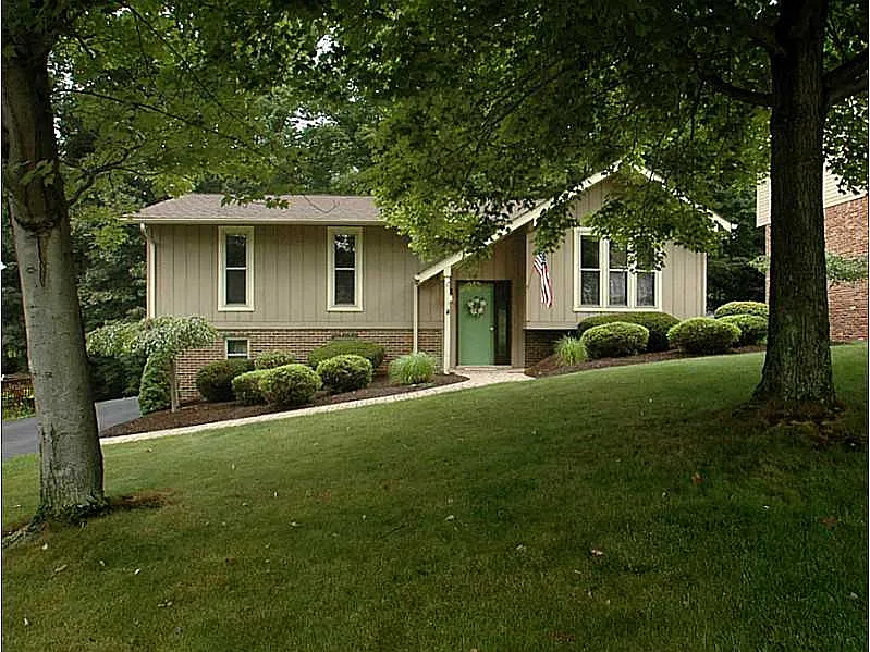 546 Monticello Dr photo 1