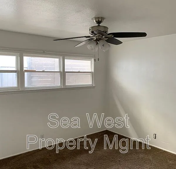 123 W Jason St #C — Photo 6
