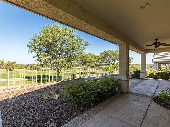 5th image of 876 Greenridge Ct