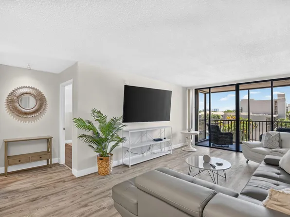 4 Royal Palm Way #403, Boca Raton, FL 33432