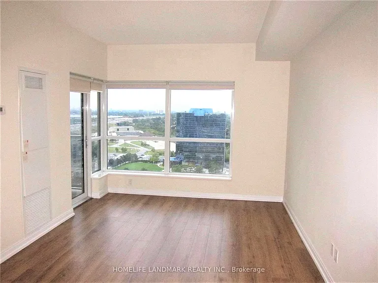 181 Village Green Sq #2216 — Photo 3