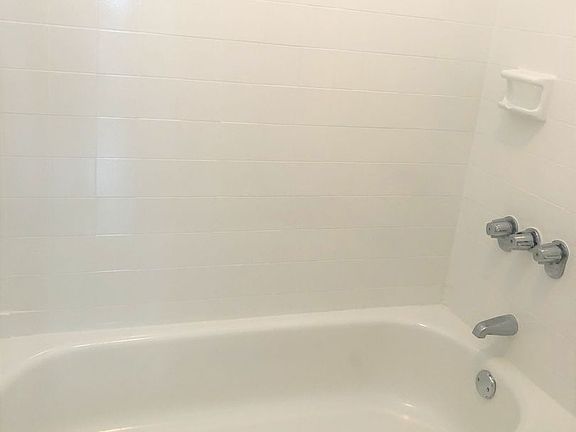 3rd image of 1134 Kinau St APT 402