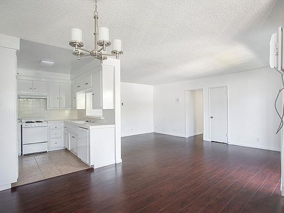 5th image of 338 S Oxford Ave APT 1