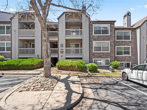 9222 E Arbor Cir, Englewood, CO 80111