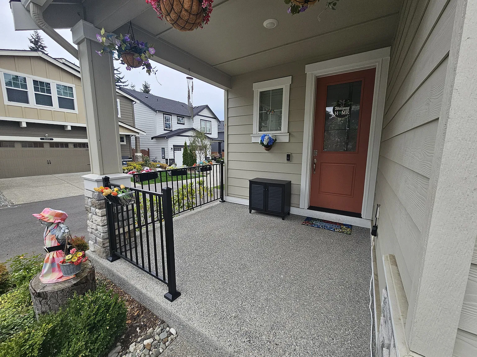 5 bed, 2.5 bath, 2335 sqft, $4,500 — Photo 3