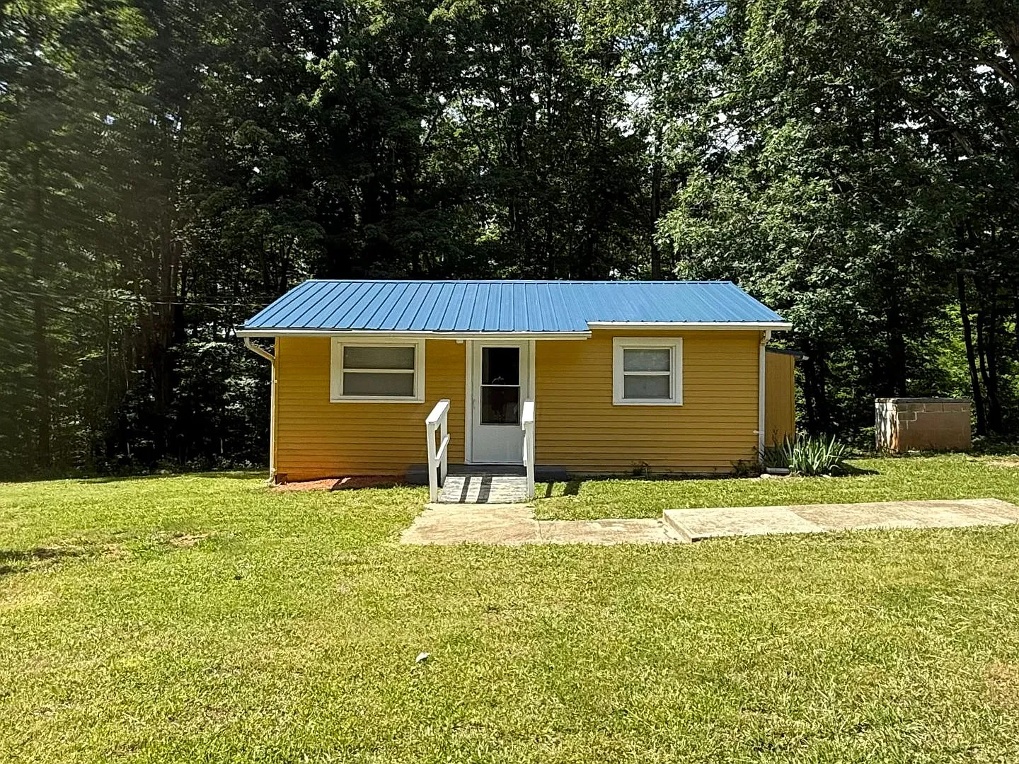 One Story House in Madison Heights — Photo 2