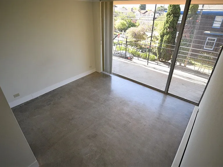 2525 Stuart St — Photo 7