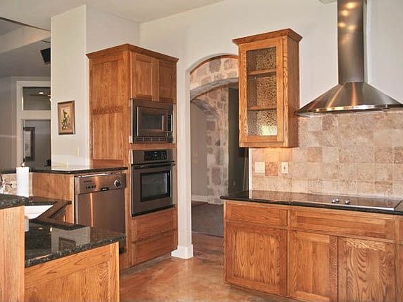 4th image of 221 English Oaks Cir