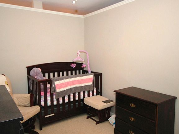 5th image of 330 N Carter St Unit 202