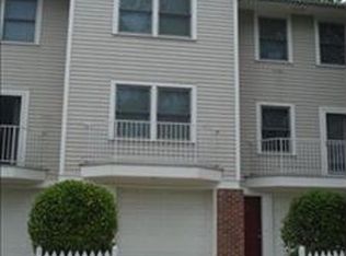 409 N Gridley St APT B, Bloomington, IL 61701