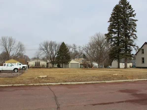 51 Chestnut St E, Trimont, MN 56176