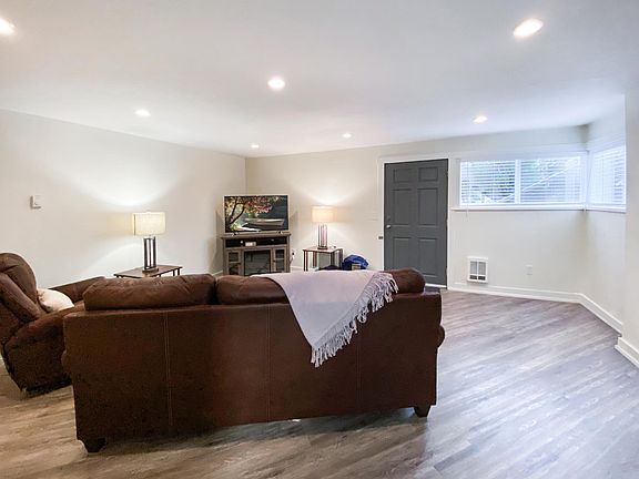 LARGE LIGHT FILLED LIVING ROOM