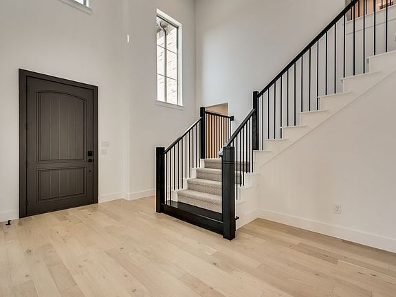 3rd image of 608 Pentonville Ln