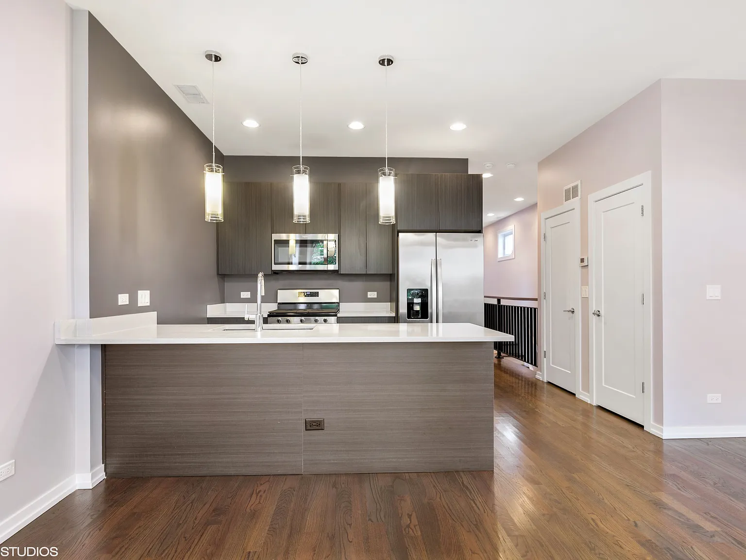 2 bed, 1200 sqft, $2,395 — Photo 4
