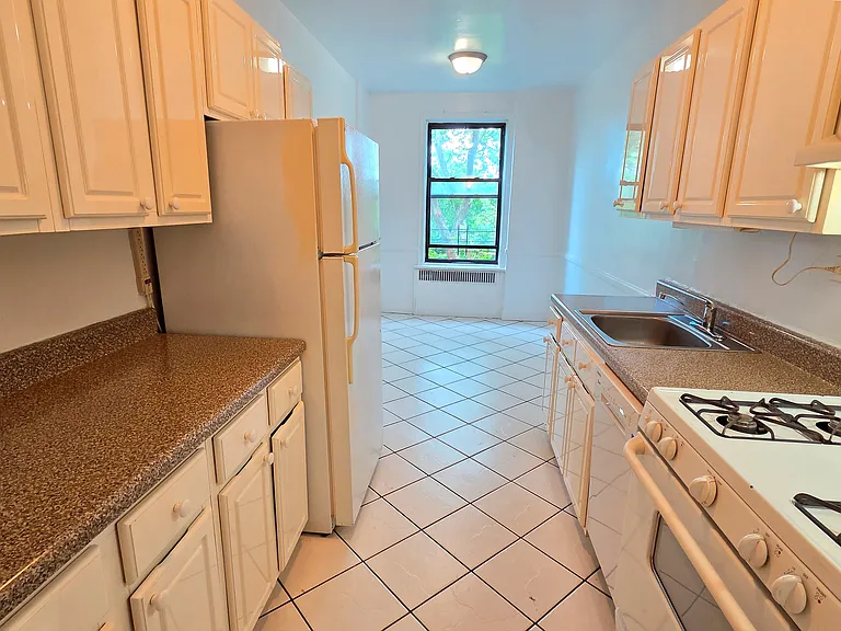 5400 Fieldston Rd #42F — Photo 1
