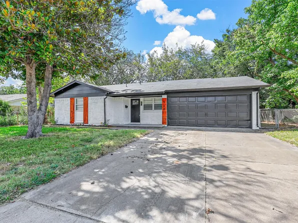 329 Lena Ln, Burleson, TX 76028