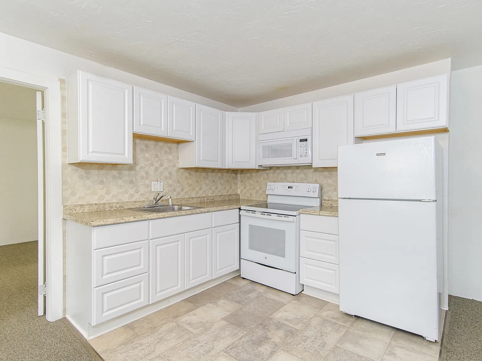 1 bed, 1.0 bath, 400 sqft, $1,300 — Photo 2