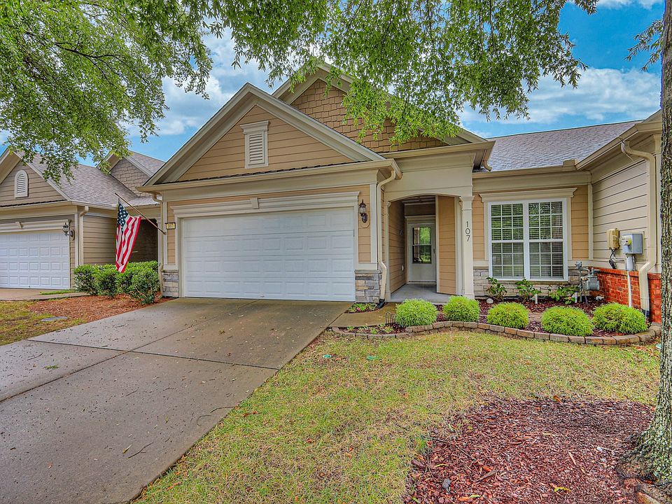 1st image of 107 Old Towne Dr