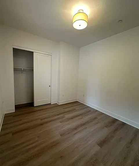 100 Village Ln — Photo 27