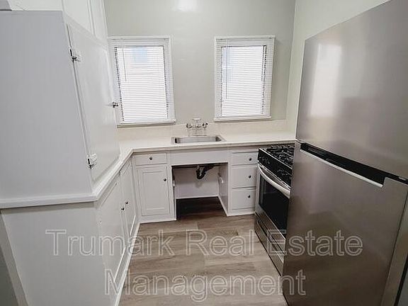 4th image of 347 Arden Ave APT 2