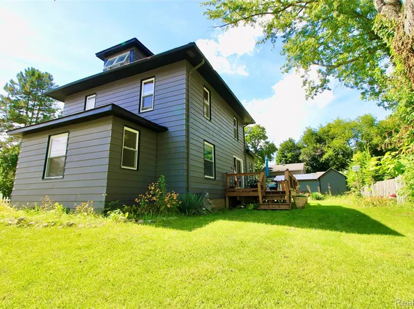 16204 Seymour Rd, Linden, MI 48451