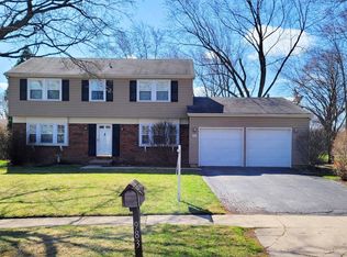 983 Country Ln, Buffalo Grove, IL 60089