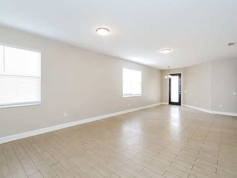 2703 Redwood St — Photo 6