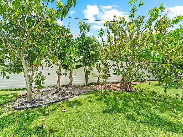 19715 SW 99th Pl — Photo 46
