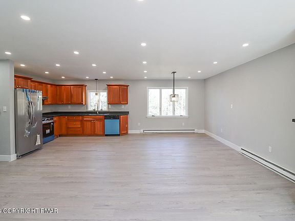 4th image of 1543 Coolbaugh Rd