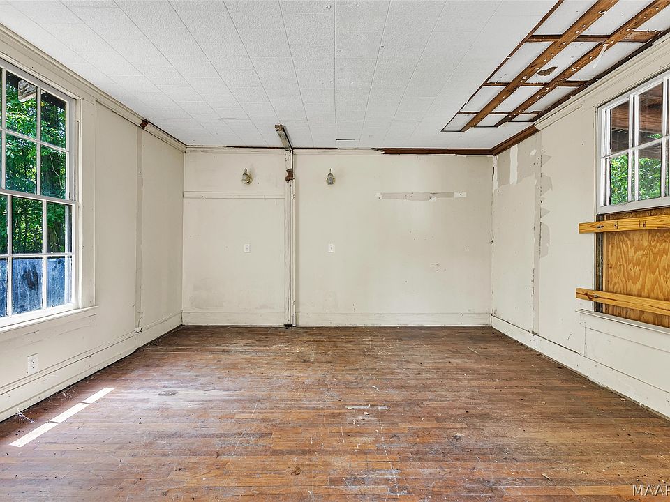 46th image of 306 Jordan Ave