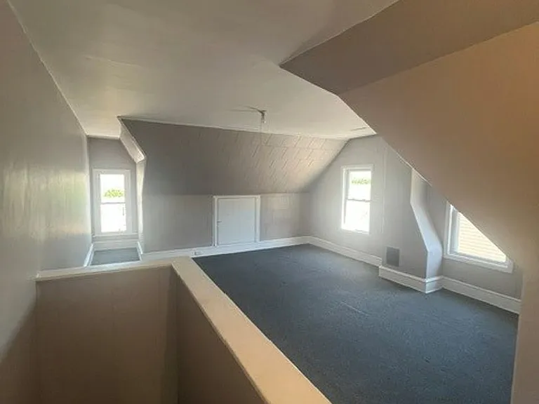 126 E High St — Photo 18