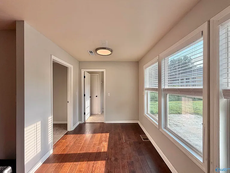2110 Fernbrook Dr NE — Photo 6