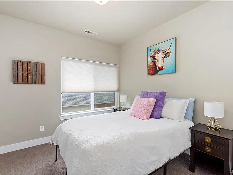 1421 E Lone Creek Dr — Photo 33