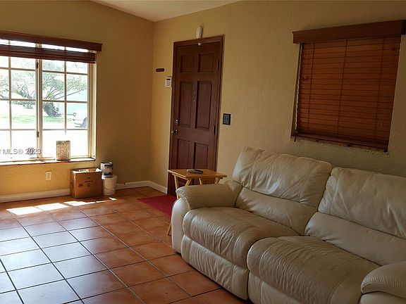 3rd image of 3281 S Lake Dr