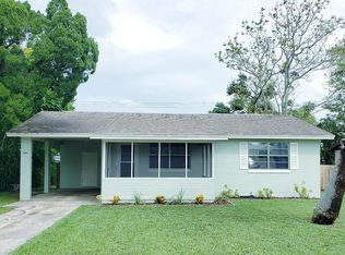 943 Essex Rd, Daytona Beach, FL 32117