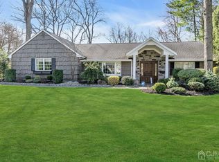 16 Hillwood Ave, Edison, NJ 08820