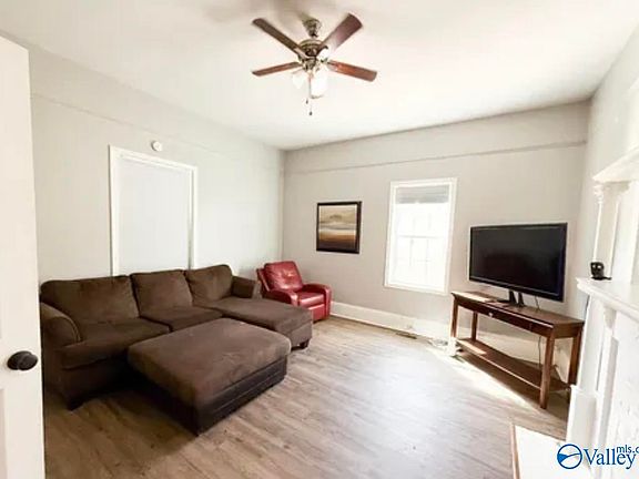 2nd image of 1019 9th Ave SE