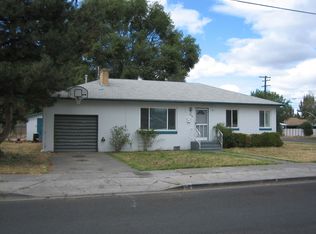 653 NW 8th St, Redmond, OR 97756