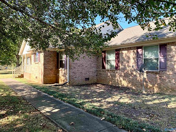 3rd image of 134 Brookview Dr