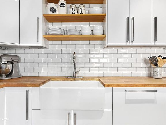 5th image of 50 Bridge St APT 518