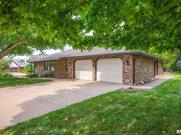 570 N Minnesota Ave, Morton, IL 61550