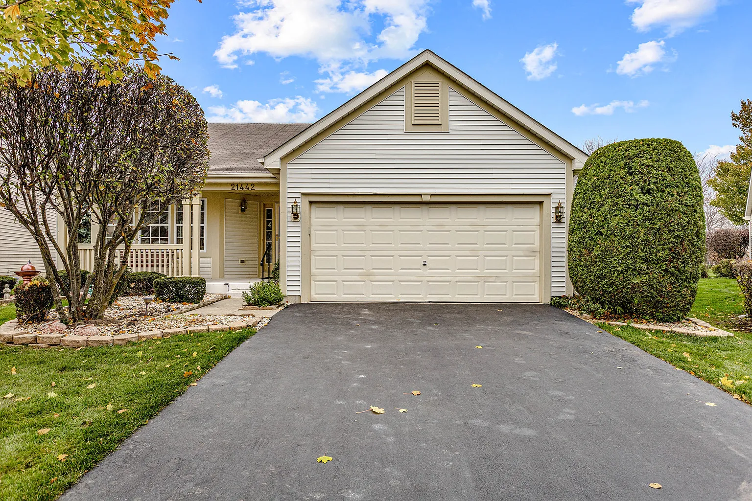 21442 W Sycamore Ct photo 1