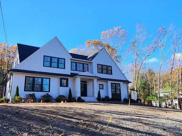 7 Overlook Dr, Bedford, MA 01730