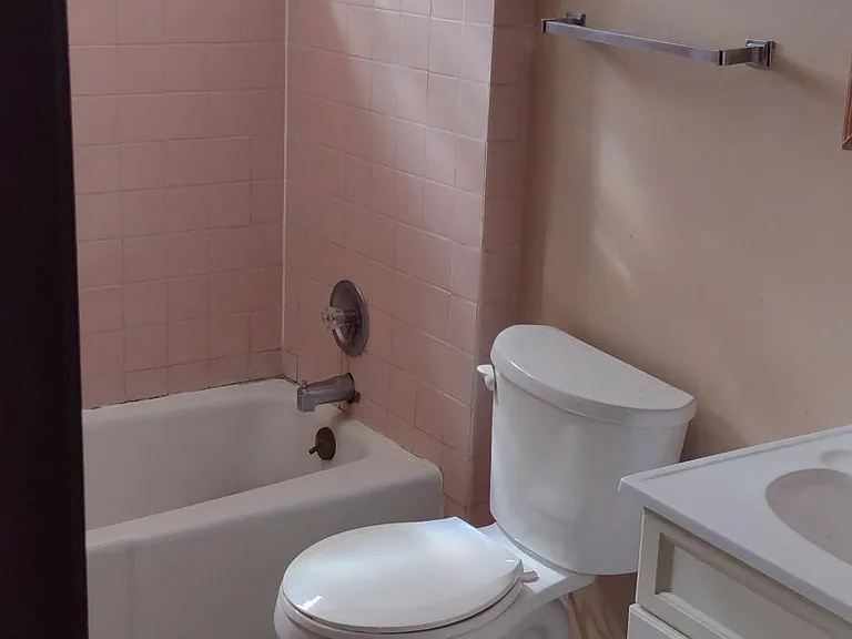1114 Ash Dr — Photo 3